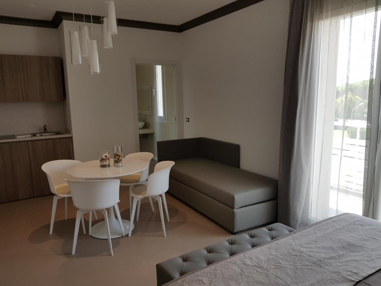 Venus Suites Cervia Bagian luar foto