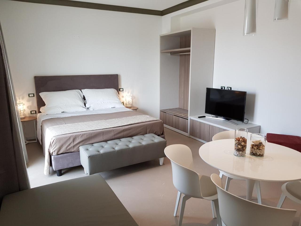 Venus Suites Cervia Bagian luar foto
