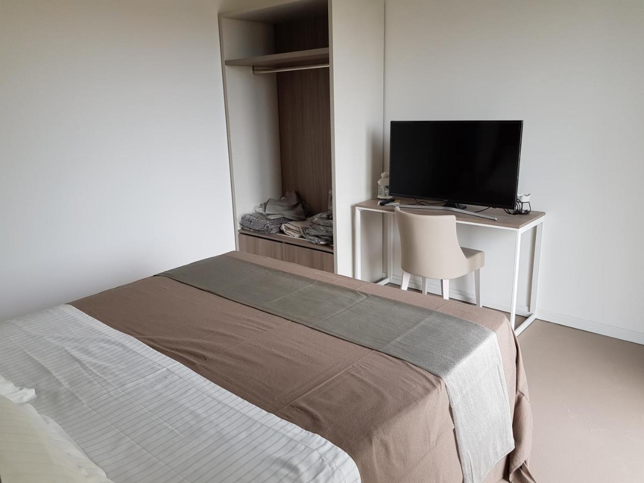Venus Suites Cervia Bagian luar foto