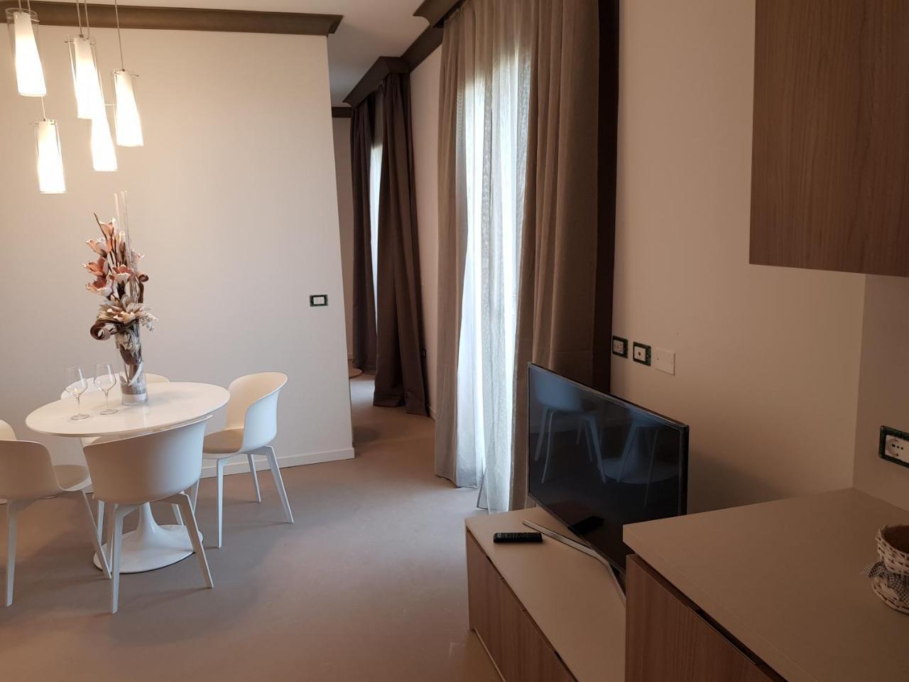 Venus Suites Cervia Bagian luar foto